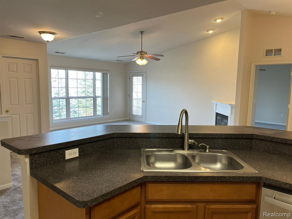 26202 CHESAPEAKE Circle, Walled Lake, MI 48390 — Photo 5