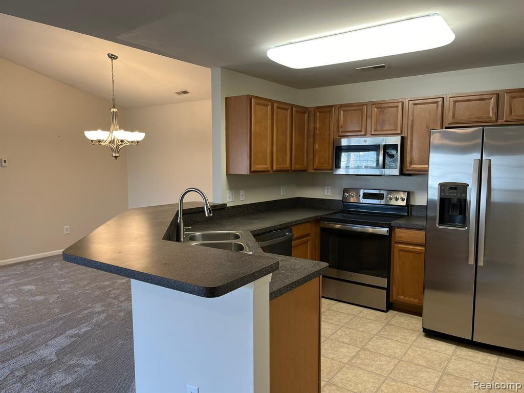 26202 CHESAPEAKE Circle, Walled Lake, MI 48390 — Photo 6