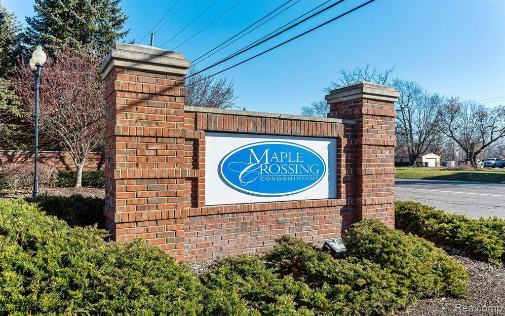 26202 CHESAPEAKE Circle, Walled Lake, MI 48390 — Photo 17
