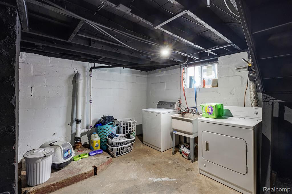 7076 LEXINGTON Street, Detroit, MI 48209 — Photo 18