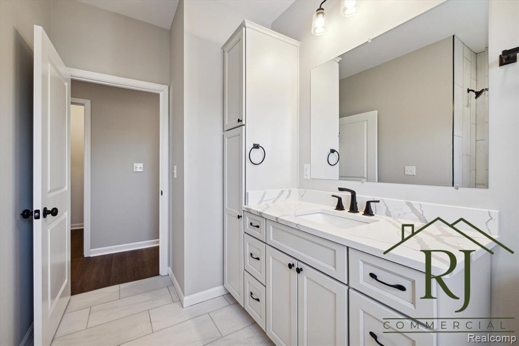 614 POINTE Drive, 264, Walled Lake, MI 48390 — Photo 5