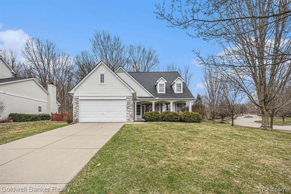 6039 RAVINE Court, Clarkston, MI 48348 — Photo 2