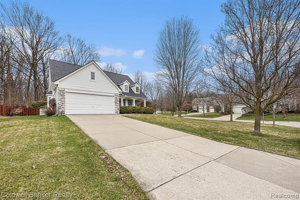 6039 RAVINE Court, Clarkston, MI 48348 — Photo 3