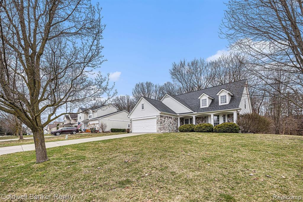 6039 RAVINE Court, Clarkston, MI 48348 — Photo 4