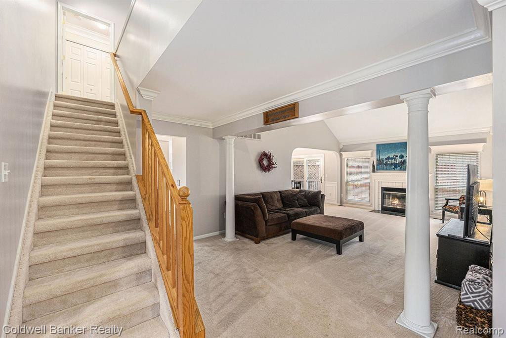 6039 RAVINE Court, Clarkston, MI 48348 — Photo 5