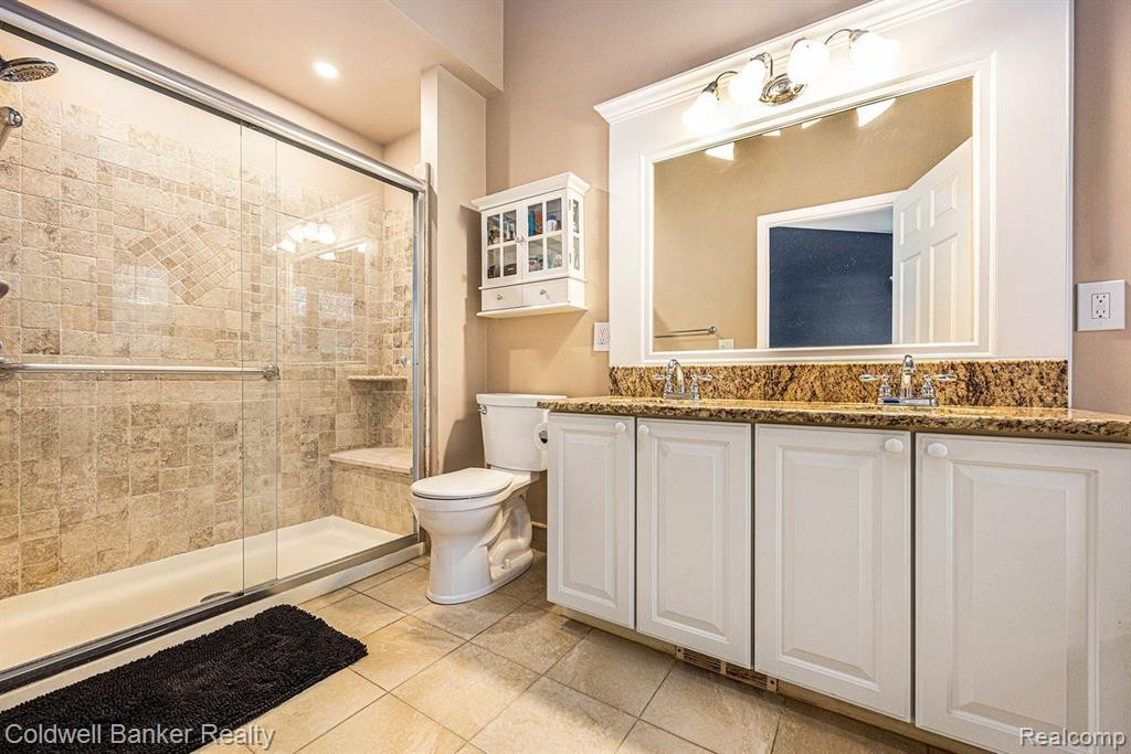 6039 RAVINE Court, Clarkston, MI 48348 — Photo 18