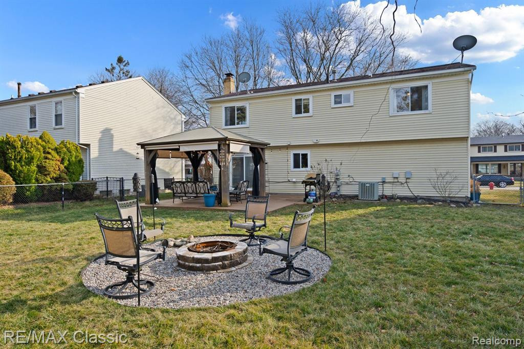 39882 CHEVIOT Road, Canton, MI 48188 — Photo 15