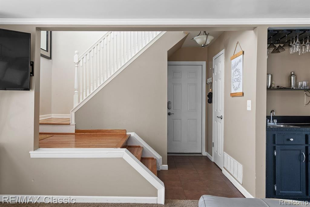 39882 CHEVIOT Road, Canton, MI 48188 — Photo 17