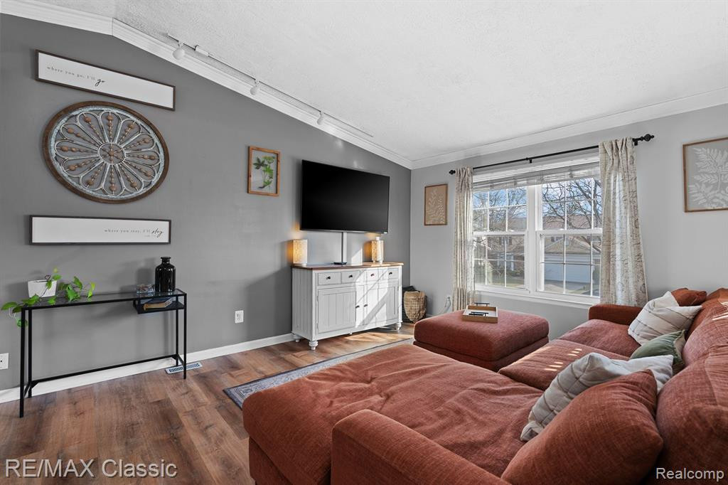 39882 CHEVIOT Road, Canton, MI 48188 — Photo 24