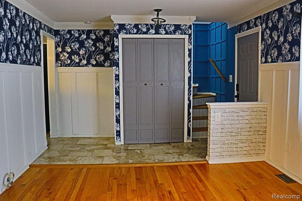 9864 LINCOLN Street, Taylor, MI 48180 — Photo 7