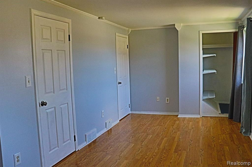 9864 LINCOLN Street, Taylor, MI 48180 — Photo 13