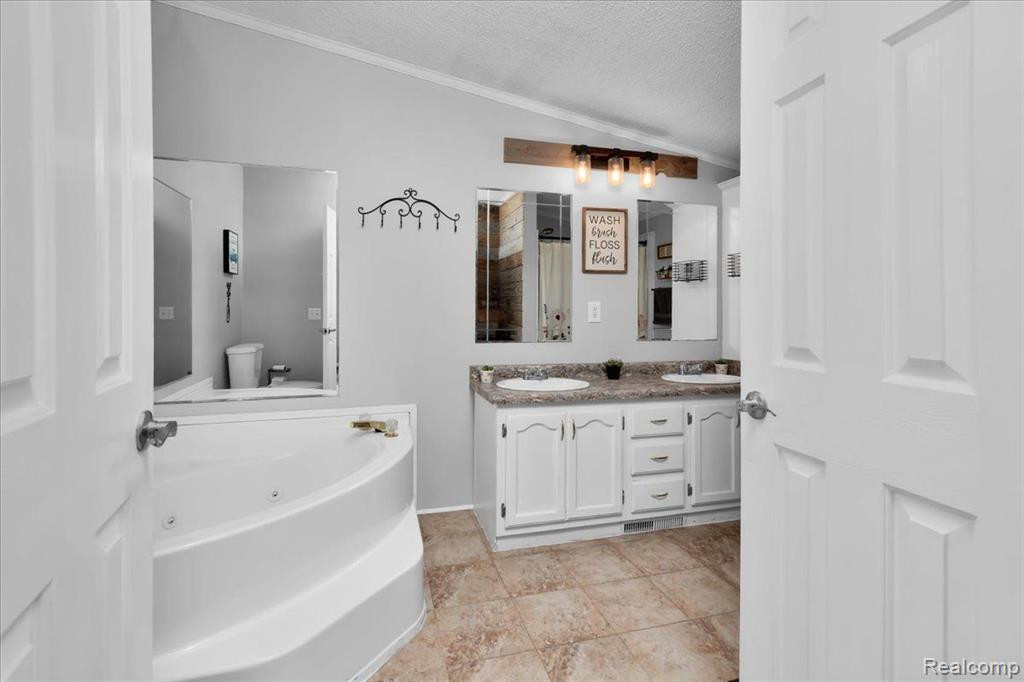 9971 EXETER Road, Carleton, MI 48117 — Photo 35