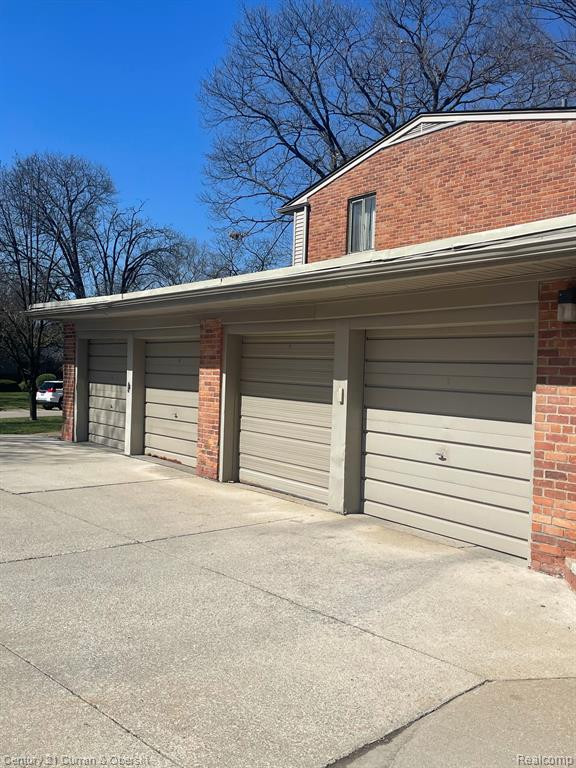 1062 STRATFORD Lane, Bloomfield Hills, MI 48304 — Photo 2