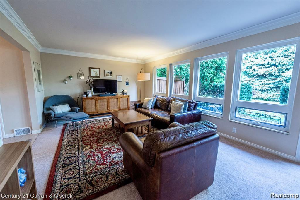 1062 STRATFORD Lane, Bloomfield Hills, MI 48304 — Photo 8