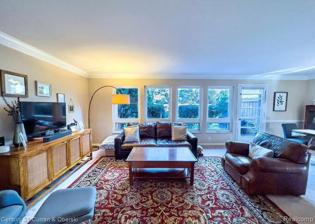 1062 STRATFORD Lane, Bloomfield Hills, MI 48304 — Photo 12