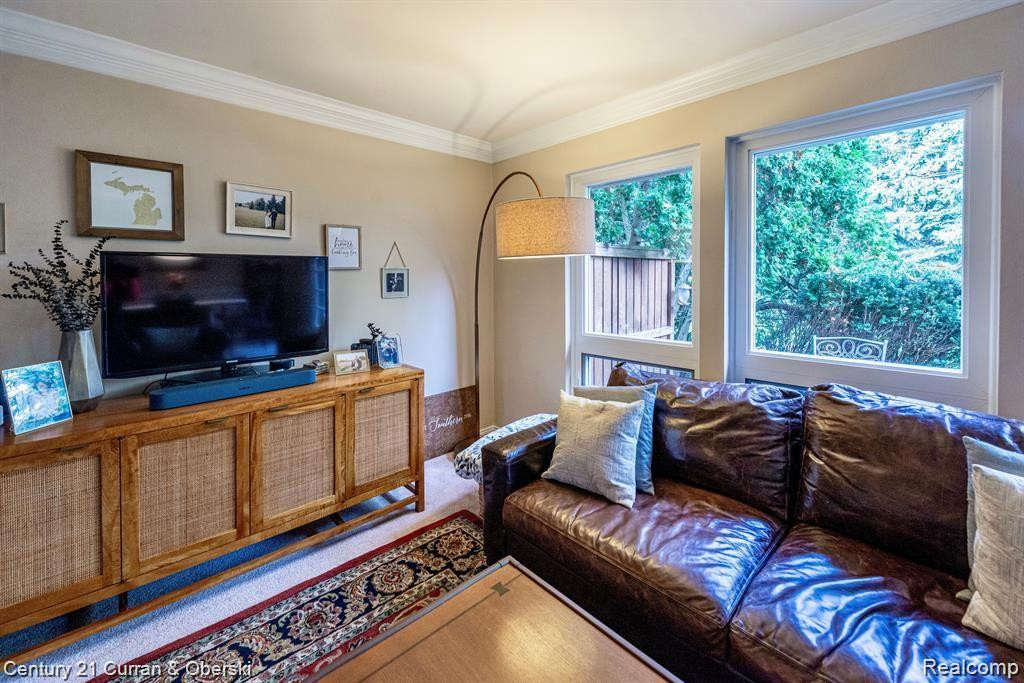 1062 STRATFORD Lane, Bloomfield Hills, MI 48304 — Photo 14