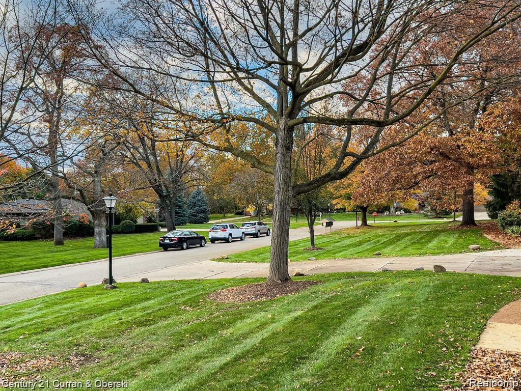 1062 STRATFORD Lane, Bloomfield Hills, MI 48304 — Photo 31