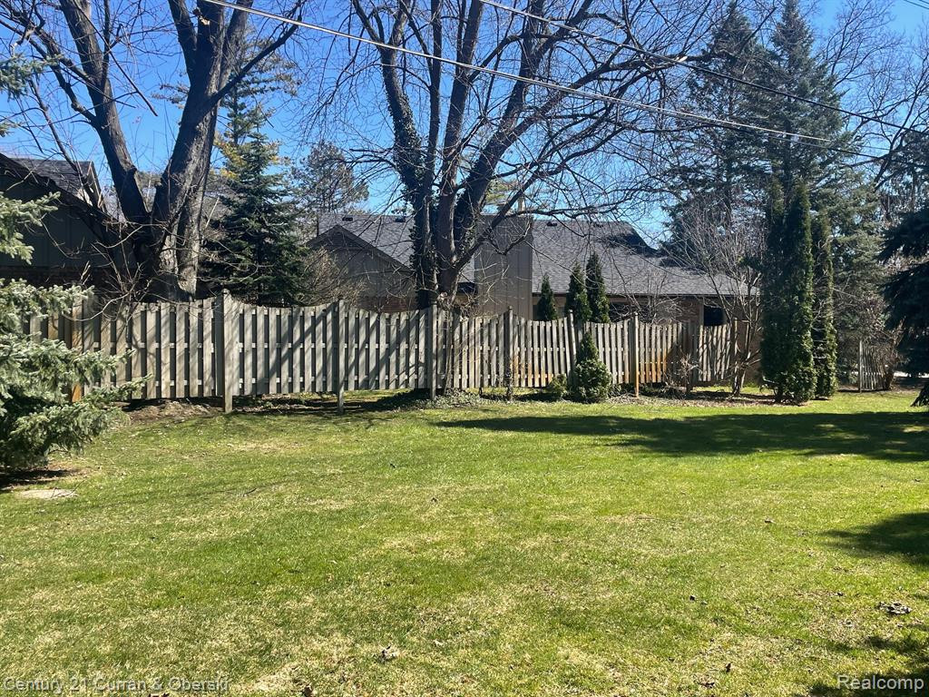 1062 STRATFORD Lane, Bloomfield Hills, MI 48304 — Photo 35