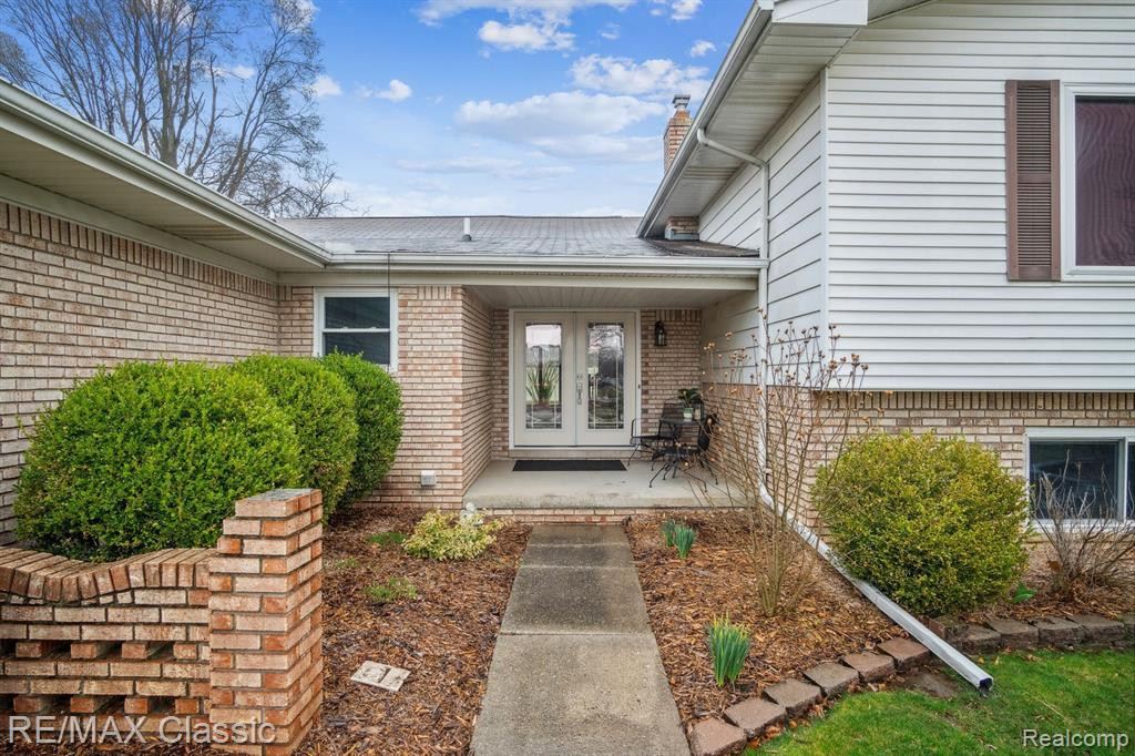7088 CHADWICK Drive, Canton, MI 48187 — Photo 2