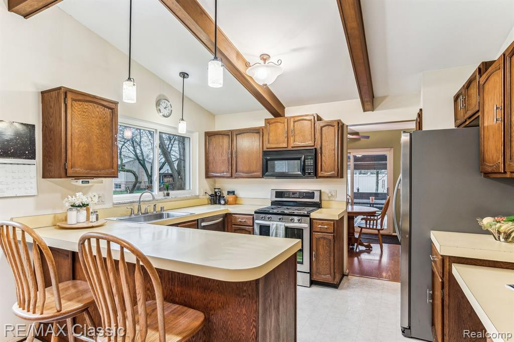 7088 CHADWICK Drive, Canton, MI 48187 — Photo 11