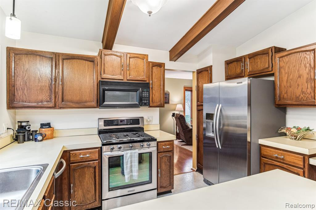 7088 CHADWICK Drive, Canton, MI 48187 — Photo 13