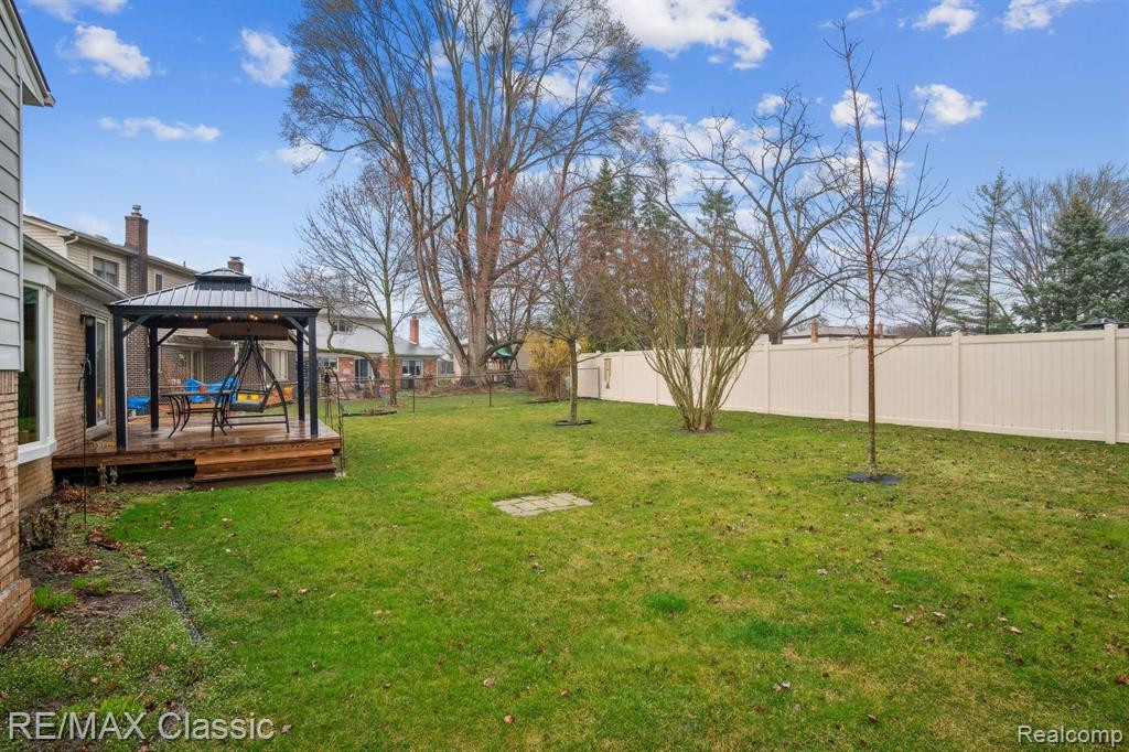 7088 CHADWICK Drive, Canton, MI 48187 — Photo 27