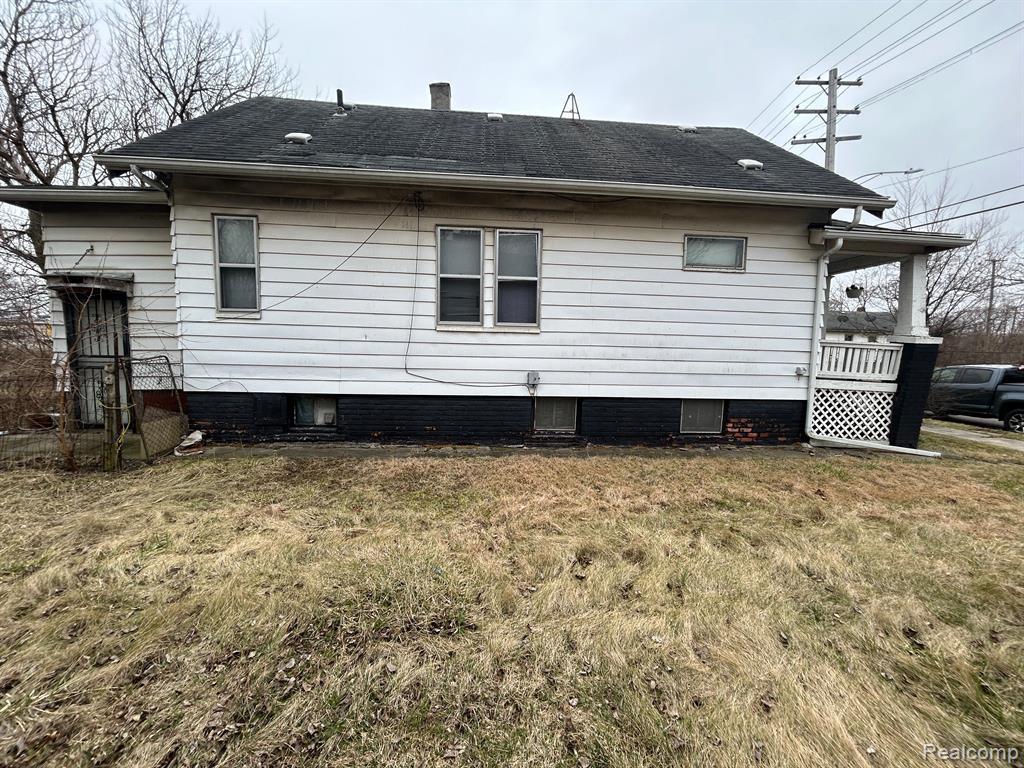 9138 GRACE Street, Detroit, MI 48213 — Photo 7