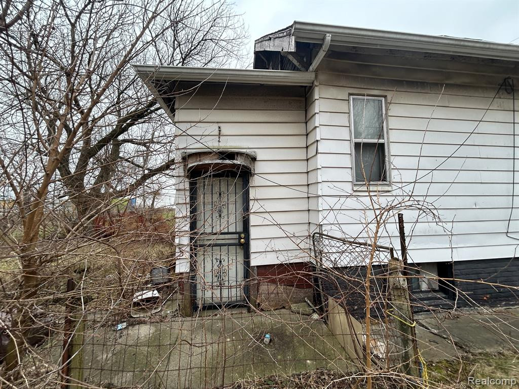 9138 GRACE Street, Detroit, MI 48213 — Photo 15