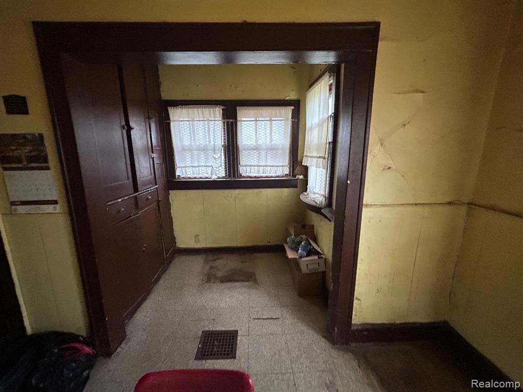 9138 GRACE Street, Detroit, MI 48213 — Photo 25
