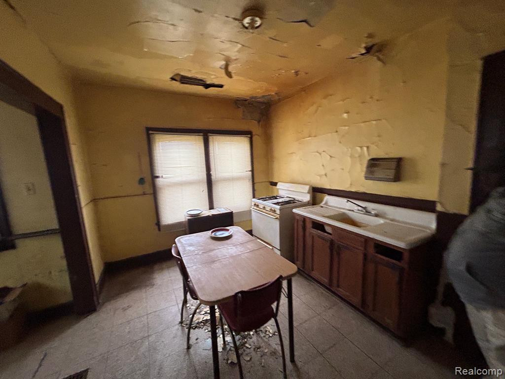 9138 GRACE Street, Detroit, MI 48213 — Photo 26