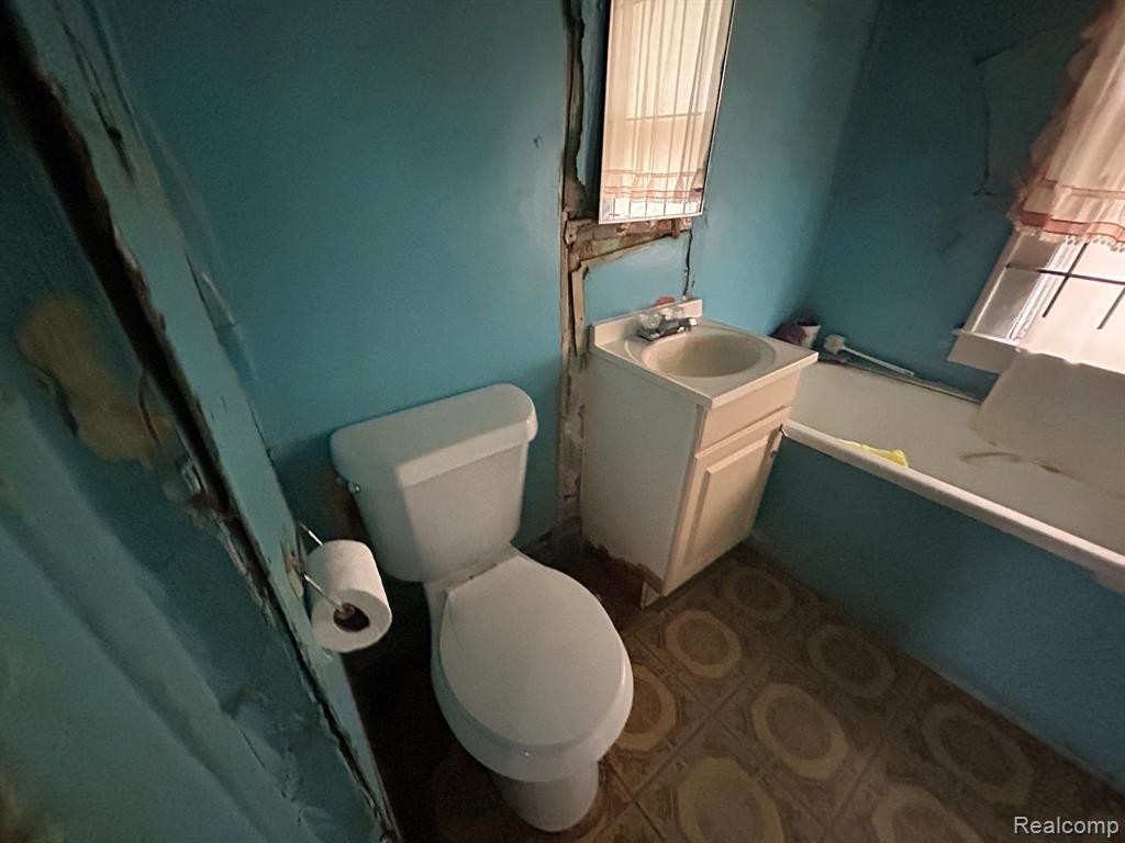 9138 GRACE Street, Detroit, MI 48213 — Photo 33