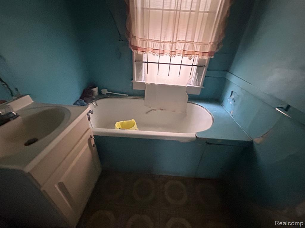 9138 GRACE Street, Detroit, MI 48213 — Photo 34