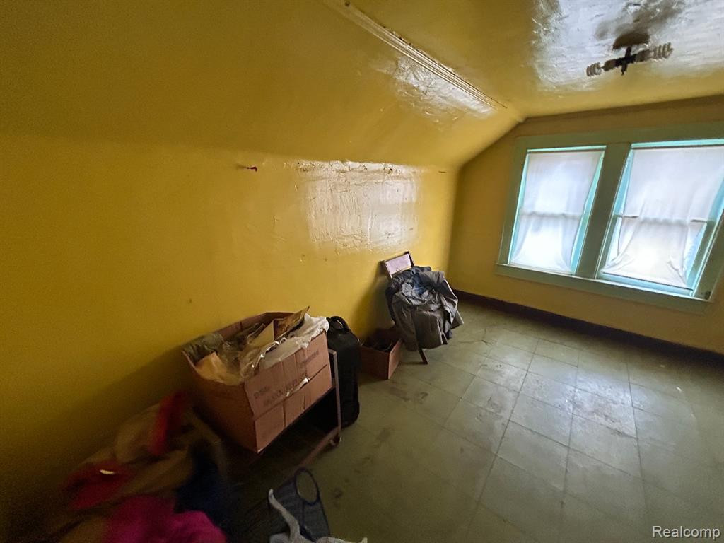 9138 GRACE Street, Detroit, MI 48213 — Photo 38