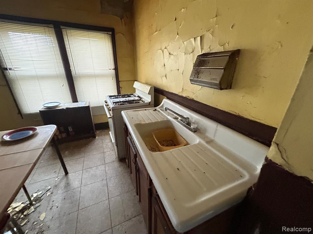 9138 GRACE Street, Detroit, MI 48213 — Photo 47