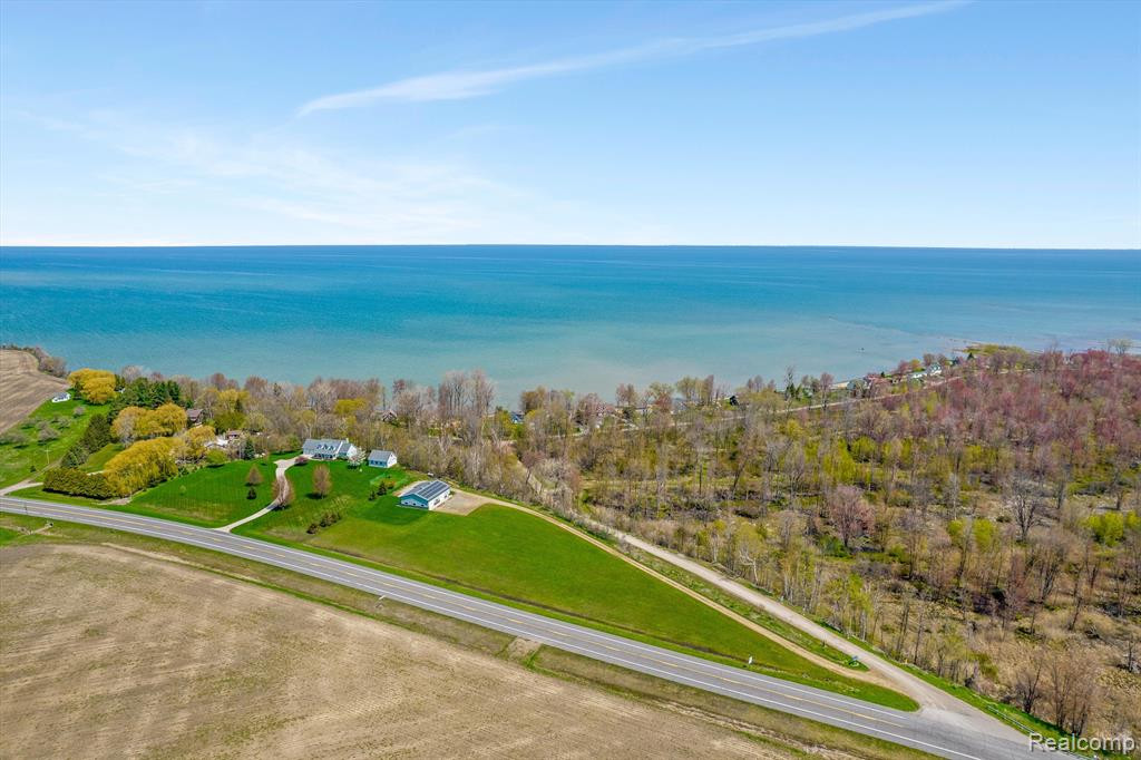 6880 B N LAKESHORE Road, MI — front exterior