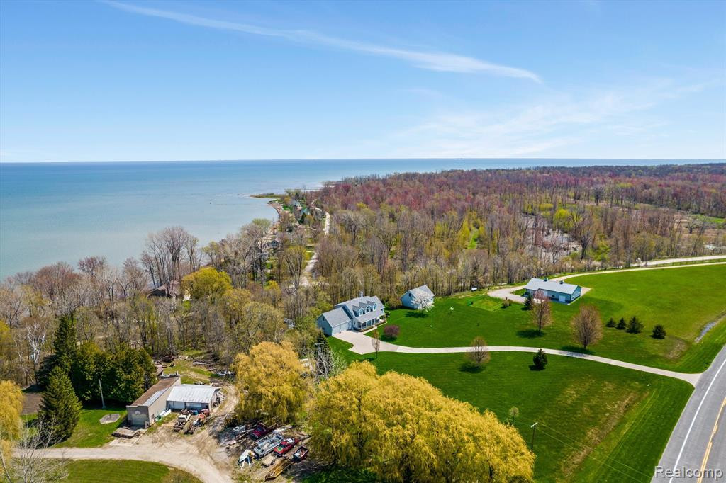 6880 B N LAKESHORE Road, MI — Photo 2