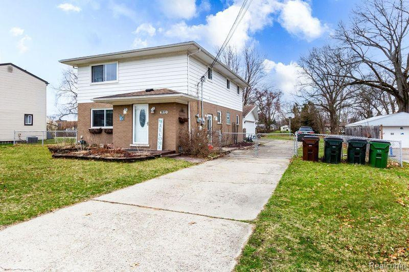 7670 SMILEY Avenue, Shelby Twp, MI 48316 — Photo 2
