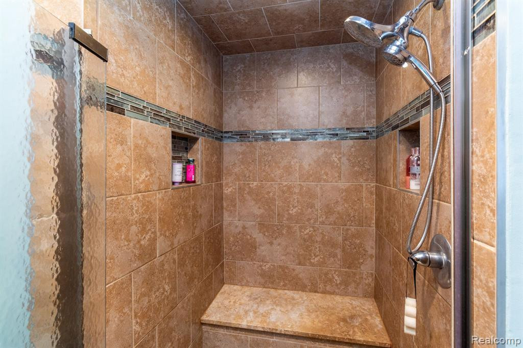 7670 SMILEY Avenue, Shelby Twp, MI 48316 — Photo 18