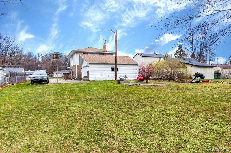 7670 SMILEY Avenue, Shelby Twp, MI 48316 — Photo 26