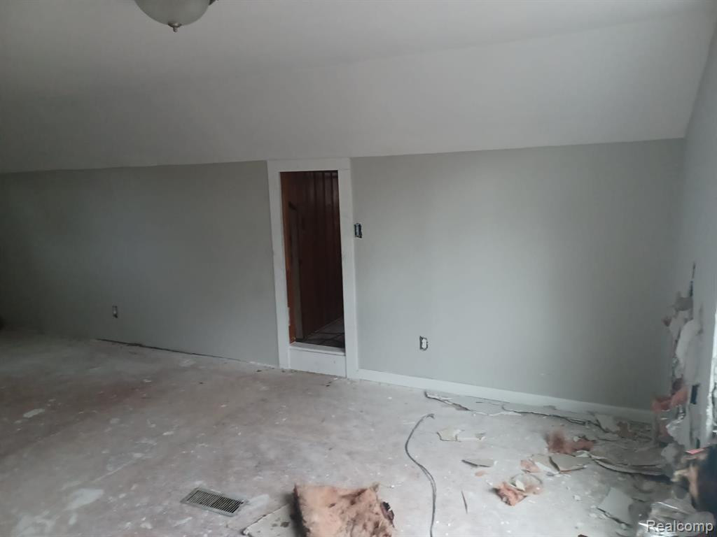 4386 SOMERSET Avenue, Detroit, MI 48224 — Photo 14
