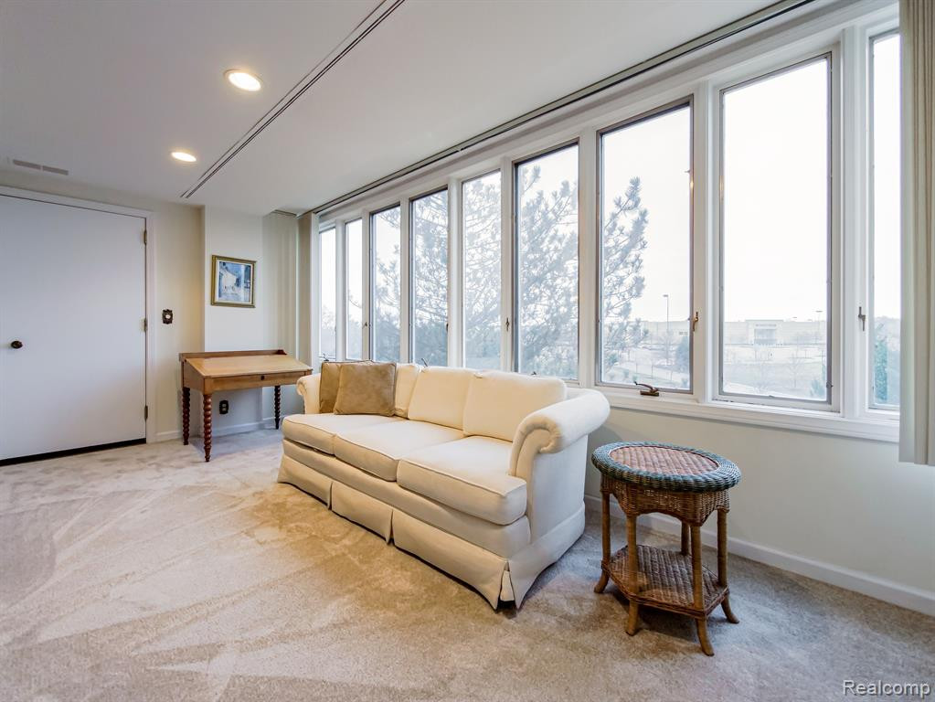 43100 12 OAKS CRESCENT Drive, 4022, Novi, MI 48377 — Photo 5