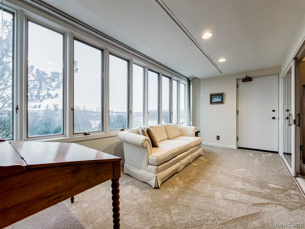 43100 12 OAKS CRESCENT Drive, 4022, Novi, MI 48377 — Photo 6