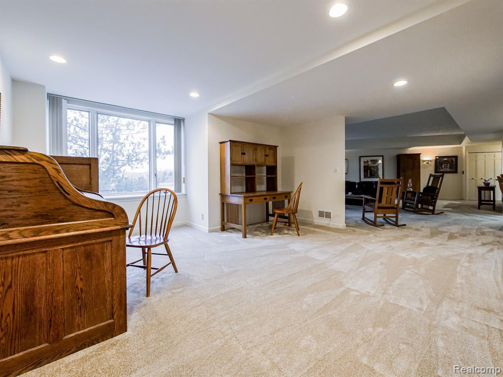 43100 12 OAKS CRESCENT Drive, 4022, Novi, MI 48377 — Photo 7