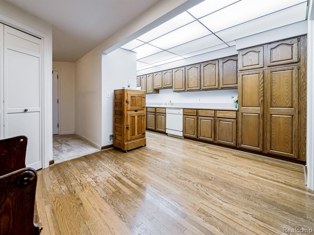 43100 12 OAKS CRESCENT Drive, 4022, Novi, MI 48377 — Photo 10