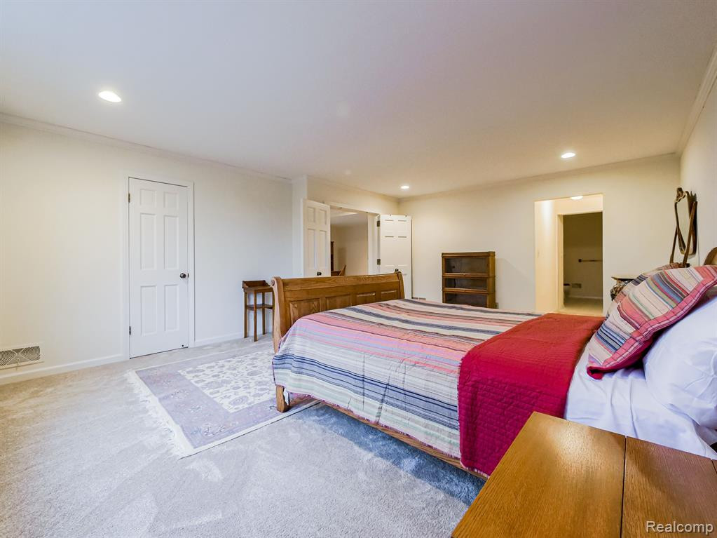 43100 12 OAKS CRESCENT Drive, 4022, Novi, MI 48377 — Photo 13