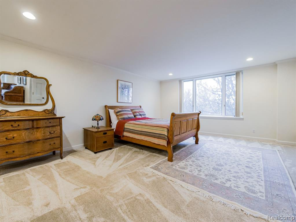 43100 12 OAKS CRESCENT Drive, 4022, Novi, MI 48377 — Photo 15