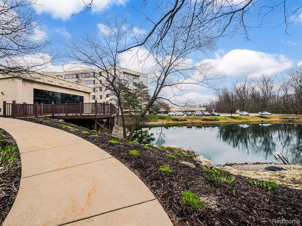 43100 12 OAKS CRESCENT Drive, 4022, Novi, MI 48377 — Photo 20