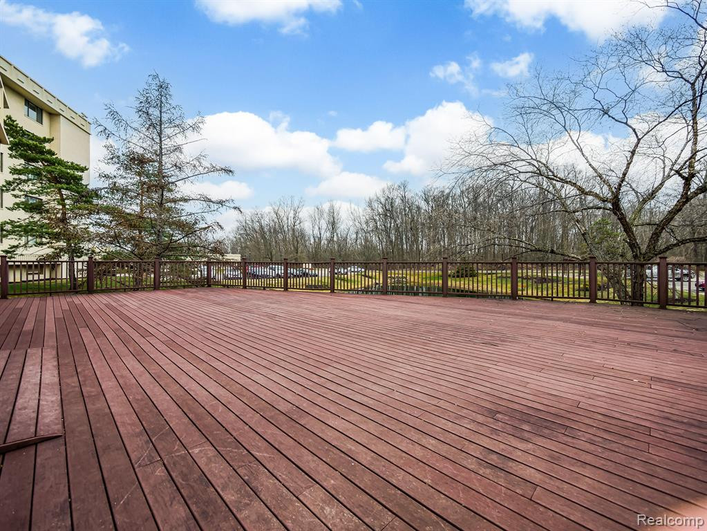 43100 12 OAKS CRESCENT Drive, 4022, Novi, MI 48377 — Photo 21