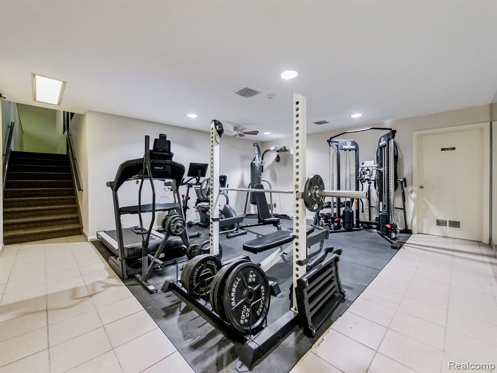 43100 12 OAKS CRESCENT Drive, 4022, Novi, MI 48377 — Photo 28