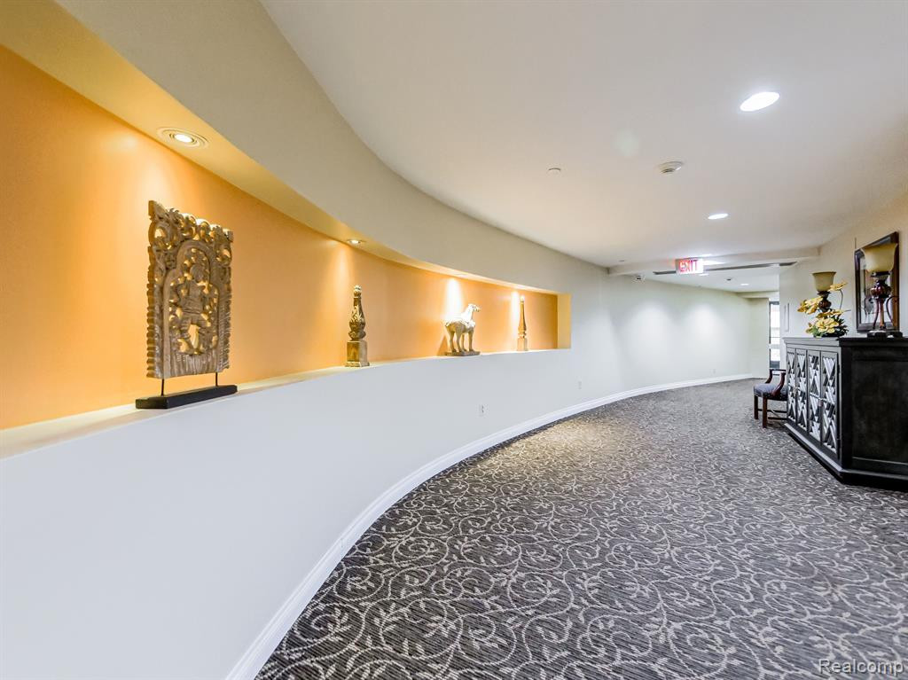 43100 12 OAKS CRESCENT Drive, 4022, Novi, MI 48377 — Photo 29